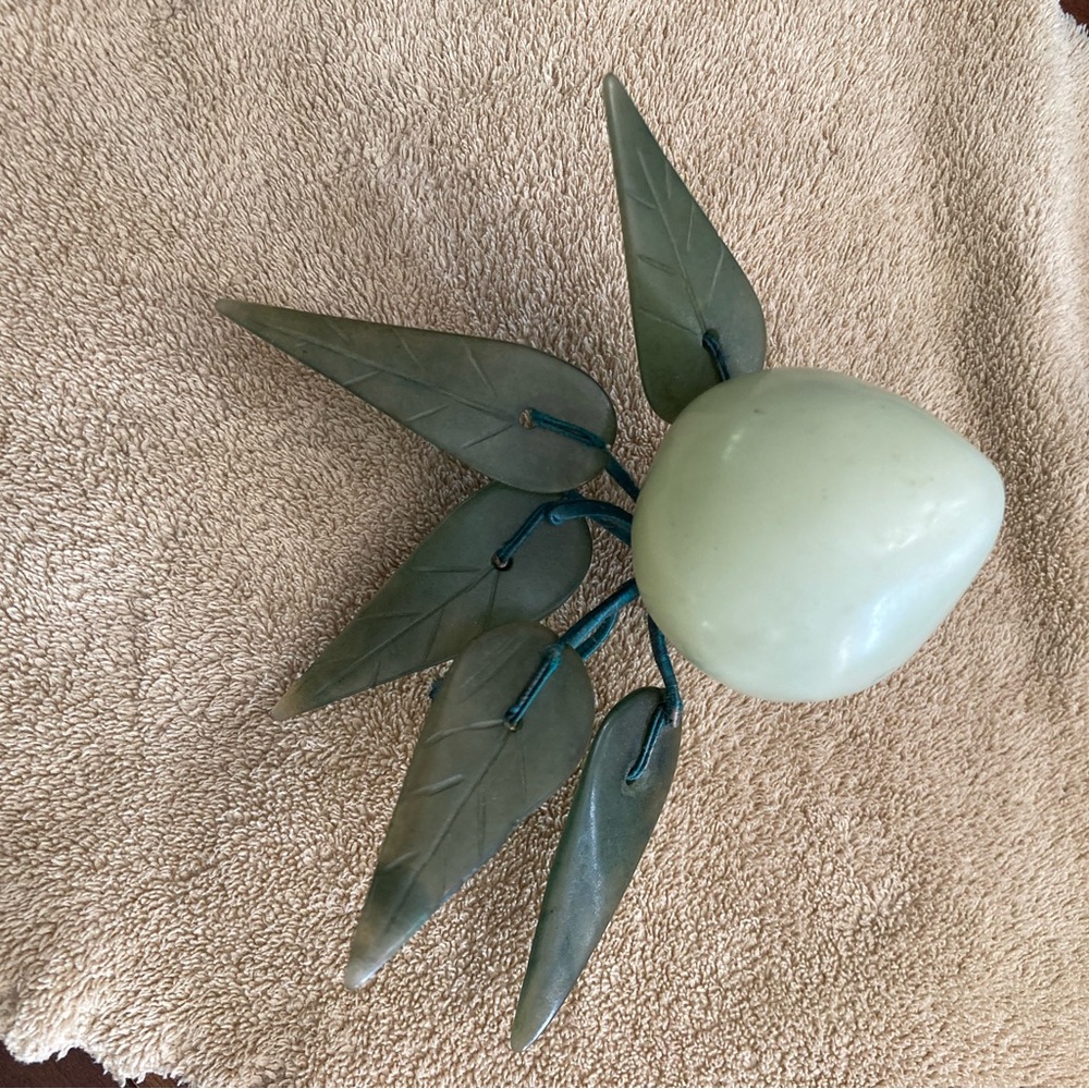 VTG Hand carved Jade Peach